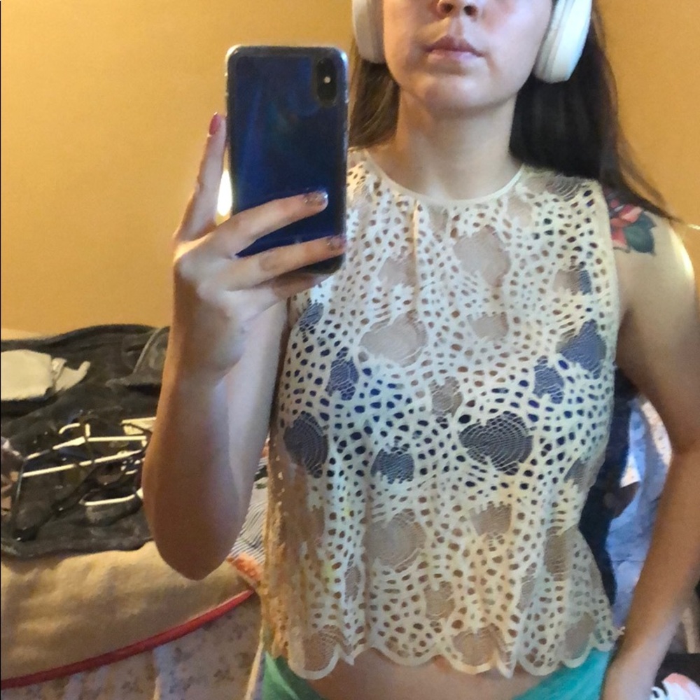 Crop top